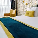 Carlton Oasis