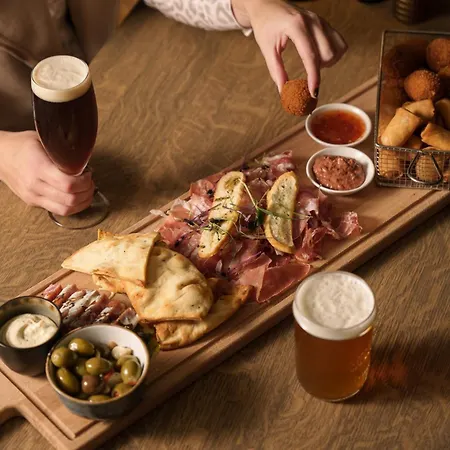 Carlton Oasis Отель 4*