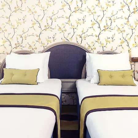 Carlton Oasis Отель