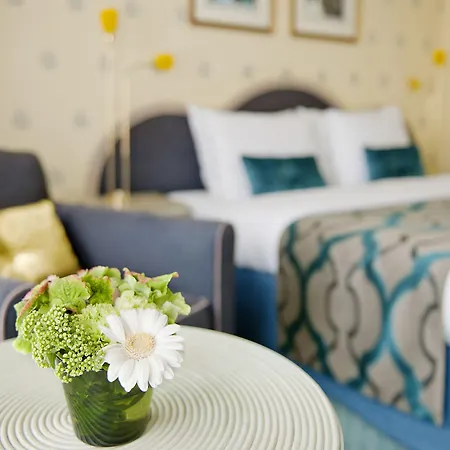 Carlton Oasis Szálloda 4*