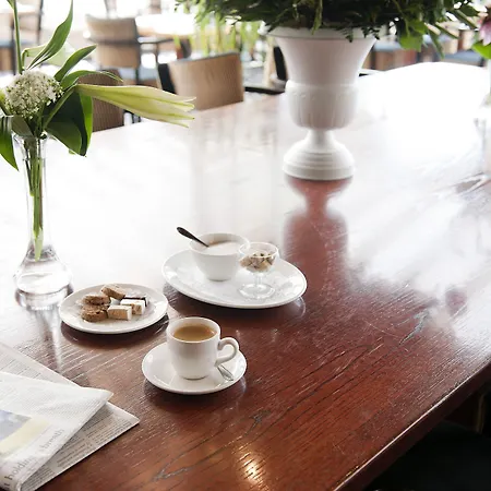 Carlton Oasis Спейкениссе