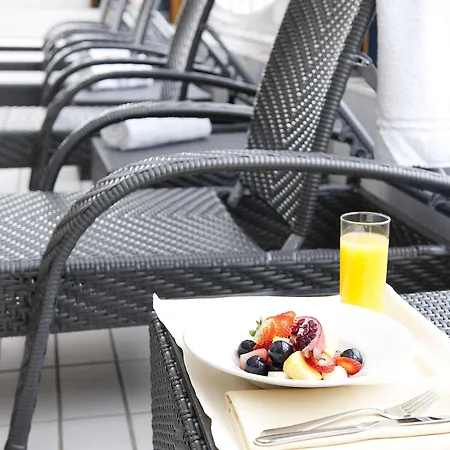 Carlton Oasis Szálloda 4*