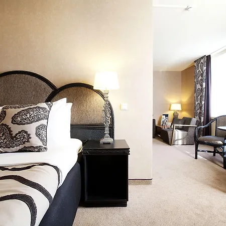 Carlton Oasis Szálloda 4*