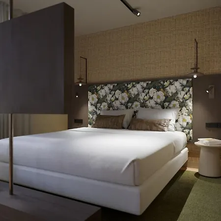Carlton Oasis Hotel