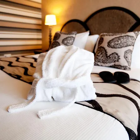 Carlton Oasis Szálloda 4*