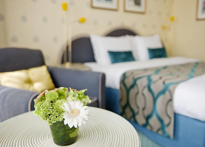 Carlton Oasis Hotel 4*