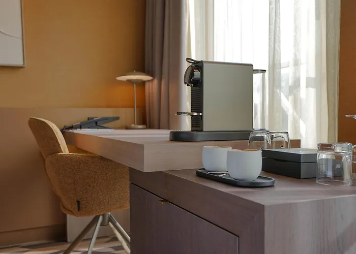 Carlton Oasis Otel 4*