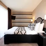 מלון Carlton Oasis