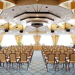 מלון Carlton Oasis ספייקניסה