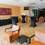 Carlton Oasis מלון