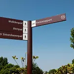 Carlton Oasis מלון 4*