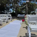 Carlton Oasis מלון