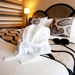 Carlton Oasis מלון 4*