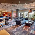 מלון Carlton Oasis 4*