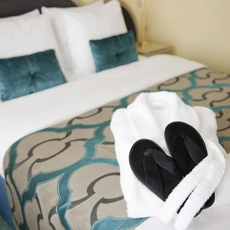Carlton Oasis Otel 4*