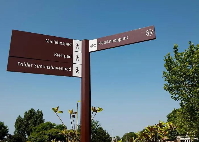 Carlton Oasis Otel 4*